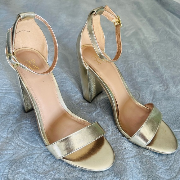 New York & Company Heels, Size 7, Gold Color - Picture 1 of 4